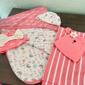 Gerber Organic Blanket, Swaddle, and Hats Set